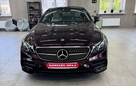Mercedes-Benz E-Класс, 2018 год, 3 900 000 рублей, 5 фотография
