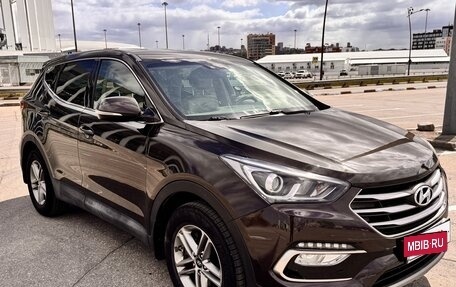 Hyundai Santa Fe III рестайлинг, 2017 год, 2 600 000 рублей, 2 фотография