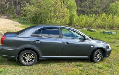 Toyota Avensis III рестайлинг, 2005 год, 685 000 рублей, 5 фотография