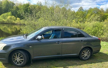 Toyota Avensis III рестайлинг, 2005 год, 685 000 рублей, 10 фотография
