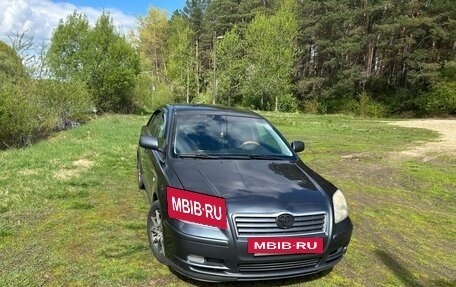 Toyota Avensis III рестайлинг, 2005 год, 685 000 рублей, 4 фотография