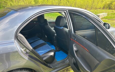Toyota Avensis III рестайлинг, 2005 год, 685 000 рублей, 19 фотография