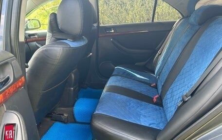 Toyota Avensis III рестайлинг, 2005 год, 685 000 рублей, 18 фотография