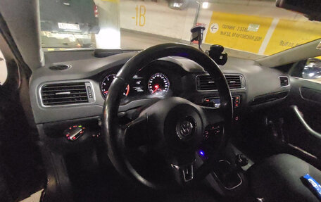 Volkswagen Jetta VI, 2011 год, 890 000 рублей, 13 фотография