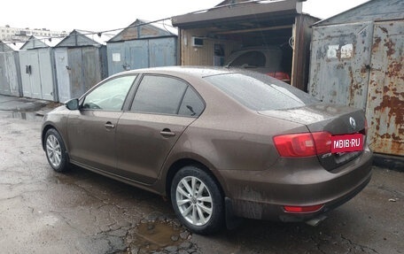 Volkswagen Jetta VI, 2011 год, 890 000 рублей, 11 фотография