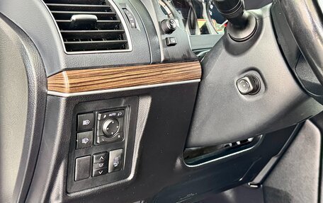 Toyota Land Cruiser Prado 150 рестайлинг 2, 2018 год, 5 599 000 рублей, 18 фотография