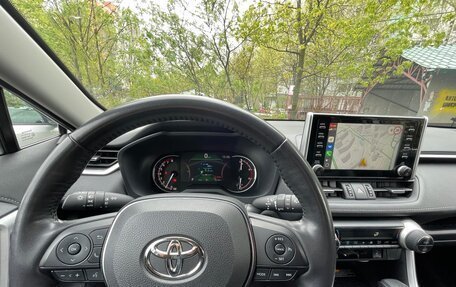 Toyota RAV4, 2022 год, 4 950 000 рублей, 10 фотография