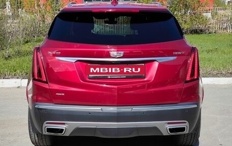 Cadillac XT5 I рестайлинг, 2020 год, 5 000 000 рублей, 3 фотография