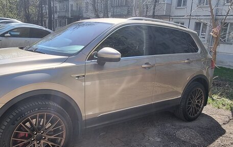 Volkswagen Tiguan II, 2018 год, 3 250 000 рублей, 3 фотография
