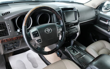 Toyota Land Cruiser 200, 2008 год, 3 299 000 рублей, 12 фотография