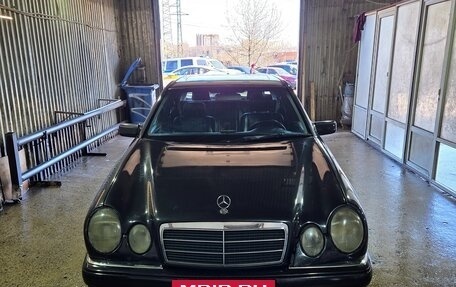 Mercedes-Benz E-Класс, 1998 год, 400 000 рублей, 3 фотография