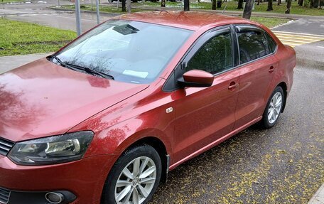 Volkswagen Polo VI (EU Market), 2012 год, 700 000 рублей, 2 фотография