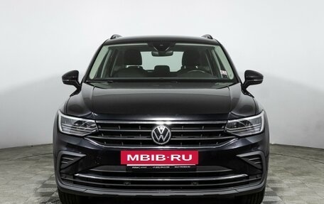 Volkswagen Tiguan II, 2020 год, 2 689 898 рублей, 2 фотография