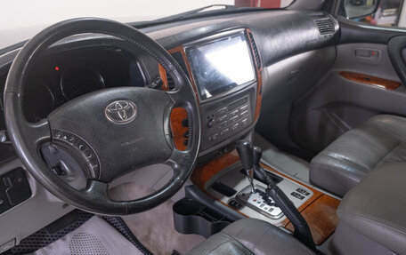 Toyota Land Cruiser 100 рестайлинг 2, 2006 год, 2 489 000 рублей, 7 фотография