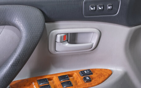 Toyota Land Cruiser 100 рестайлинг 2, 2006 год, 2 489 000 рублей, 10 фотография
