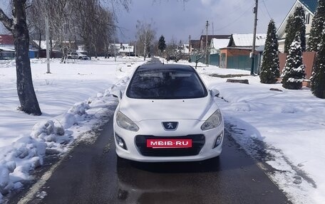Peugeot 308 II, 2011 год, 895 000 рублей, 2 фотография