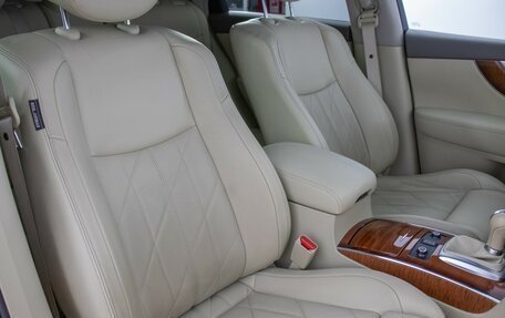 Infiniti QX70, 2015 год, 2 684 000 рублей, 10 фотография