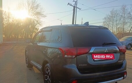 Mitsubishi Outlander III рестайлинг 3, 2017 год, 1 750 000 рублей, 3 фотография
