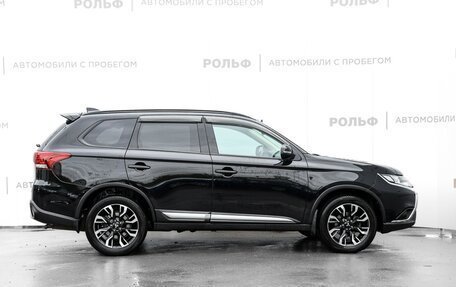 Mitsubishi Outlander III рестайлинг 3, 2021 год, 2 480 000 рублей, 4 фотография