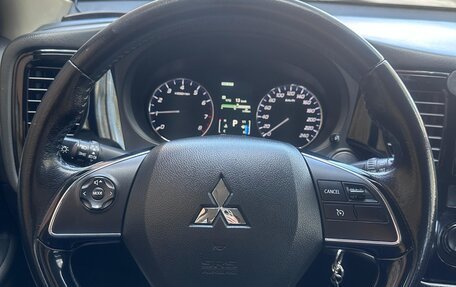 Mitsubishi Outlander III рестайлинг 3, 2015 год, 1 750 000 рублей, 8 фотография