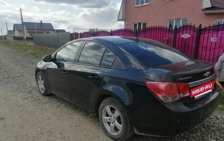 Chevrolet Cruze II, 2010 год, 520 000 рублей, 4 фотография