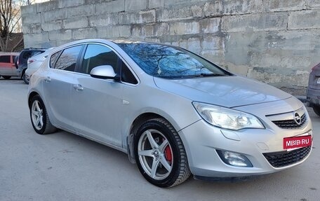 Opel Astra J, 2010 год, 470 000 рублей, 3 фотография