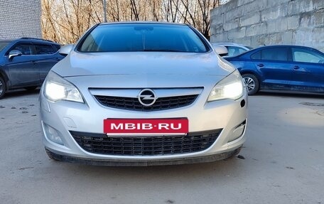 Opel Astra J, 2010 год, 470 000 рублей, 2 фотография