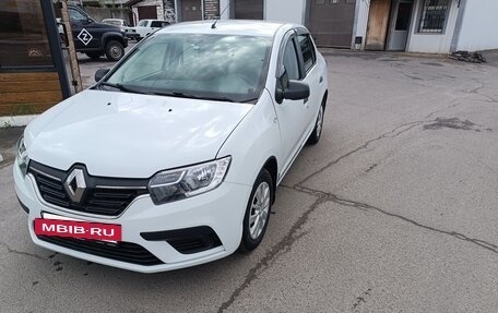 Renault Logan II, 2018 год, 960 000 рублей, 2 фотография