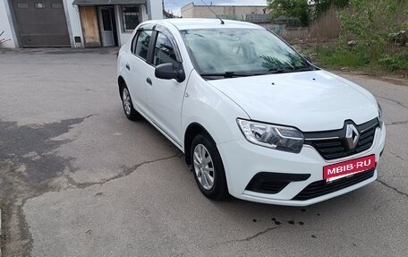 Renault Logan II, 2018 год, 960 000 рублей, 3 фотография