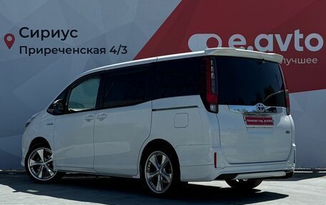 Toyota Noah III, 2014 год, 1 800 000 рублей, 4 фотография