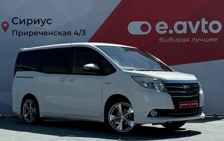 Toyota Noah III, 2014 год, 1 800 000 рублей, 3 фотография