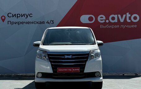 Toyota Noah III, 2014 год, 1 800 000 рублей, 2 фотография