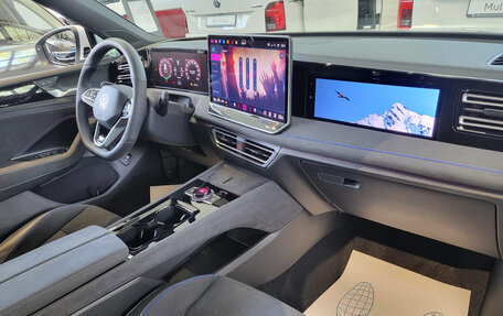 Volkswagen Tiguan, 2024 год, 5 698 000 рублей, 16 фотография