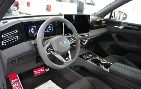 Volkswagen Tiguan, 2024 год, 5 698 000 рублей, 19 фотография