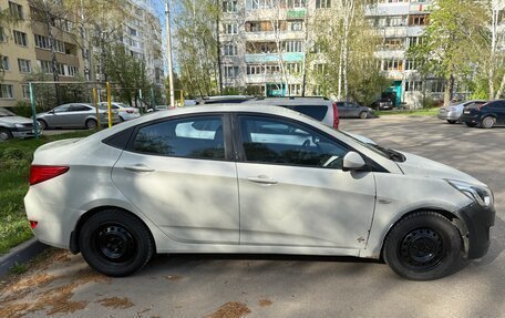 Hyundai Solaris II рестайлинг, 2015 год, 450 000 рублей, 4 фотография