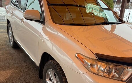 Toyota Highlander III, 2012 год, 2 150 000 рублей, 2 фотография
