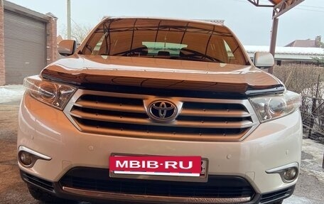 Toyota Highlander III, 2012 год, 2 150 000 рублей, 3 фотография