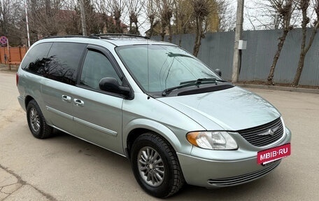 Chrysler Town & Country IV, 2003 год, 730 000 рублей, 3 фотография