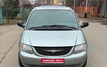Chrysler Town & Country IV, 2003 год, 730 000 рублей, 2 фотография