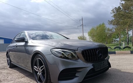 Mercedes-Benz E-Класс, 2017 год, 3 650 000 рублей, 4 фотография