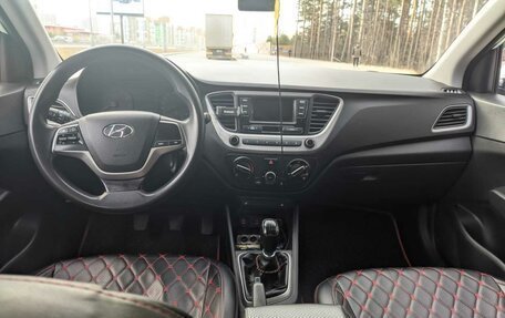 Hyundai Solaris II рестайлинг, 2017 год, 820 000 рублей, 6 фотография