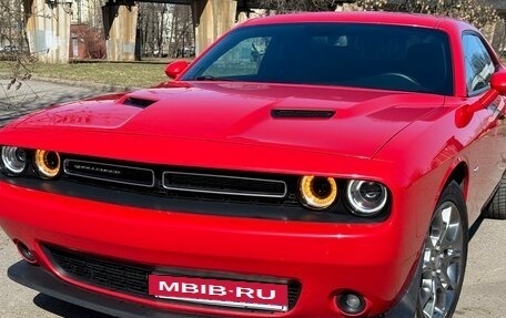Dodge Challenger III рестайлинг 2, 2017 год, 3 890 000 рублей, 3 фотография