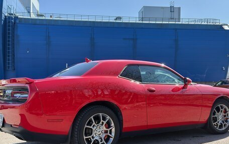 Dodge Challenger III рестайлинг 2, 2017 год, 3 890 000 рублей, 7 фотография