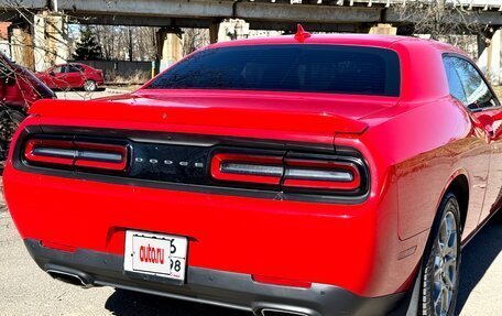 Dodge Challenger III рестайлинг 2, 2017 год, 3 890 000 рублей, 6 фотография