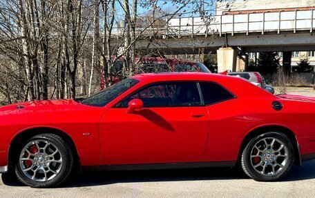Dodge Challenger III рестайлинг 2, 2017 год, 3 890 000 рублей, 9 фотография