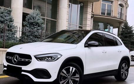 Mercedes-Benz GLA, 2022 год, 3 650 000 рублей, 2 фотография