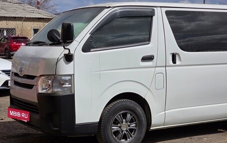 Toyota HiAce H200, 2014 год, 1 900 000 рублей, 4 фотография