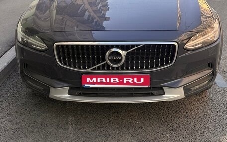 Volvo V90 Cross Country I рестайлинг, 2017 год, 3 050 000 рублей, 3 фотография