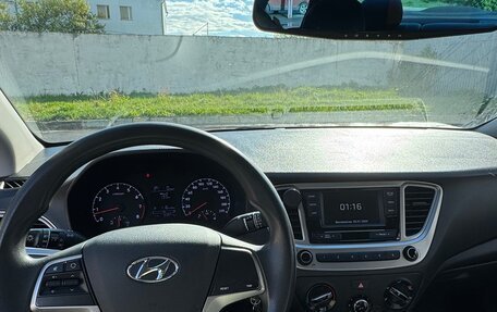Hyundai Solaris II рестайлинг, 2019 год, 1 300 000 рублей, 6 фотография