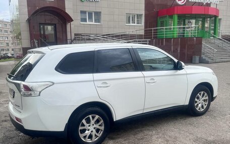 Mitsubishi Outlander III рестайлинг 3, 2013 год, 1 150 000 рублей, 4 фотография